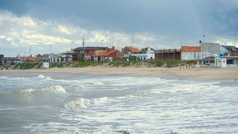 REPORTAN UN MUERTO EN SANTA CLARA DEL MAR TRAS UN MINI TSUNAMI