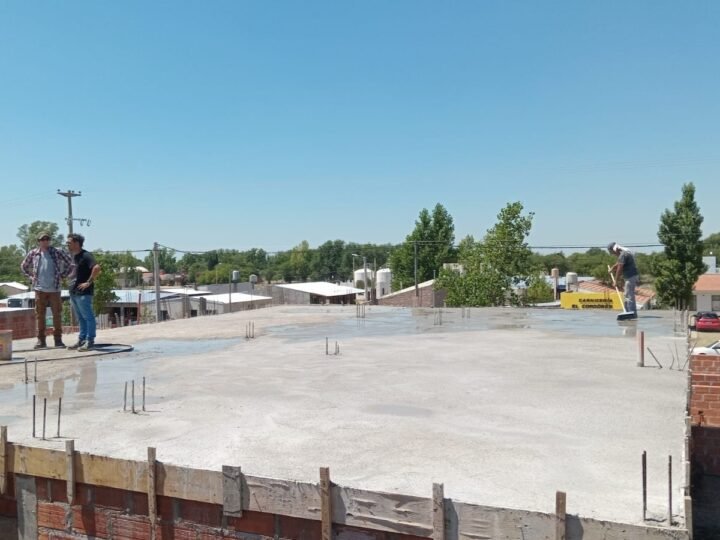 EL NUEVO HOSPITAL DE UNIÓN COBRA FORMA Y AVANZAN LOS TRABAJOS DE TECHADO EN DISTINTOS SECTORES