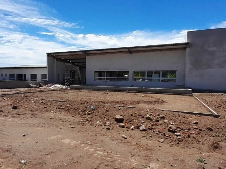 EL EDIFICIO DE LA ESCUELA ‘MI VALLE AZUL’ SE ENCAMINA HACIA SU FORMA DEFINITIVA