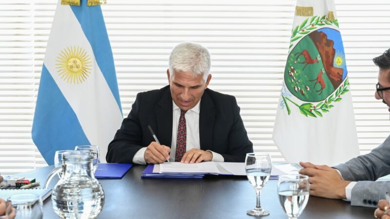 EL GOBERNADOR ADJUDICÓ LA CONSTRUCCIÓN DE 70 VIVIENDAS EN SEIS LOCALIDADES DE LA PROVINCIA