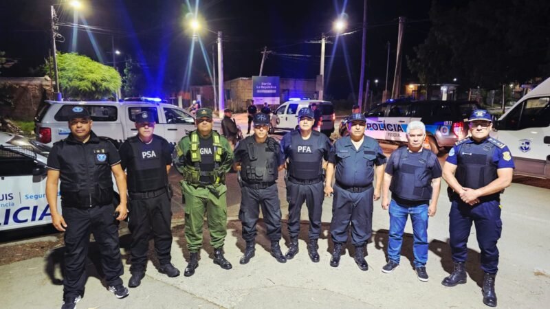 PRIMER OPERATIVO CONJUNTO ENTRE LAS FUERZAS DE SEGURIDAD NACIONALES Y PROVINCIALES EN SAN LUIS CAPITAL