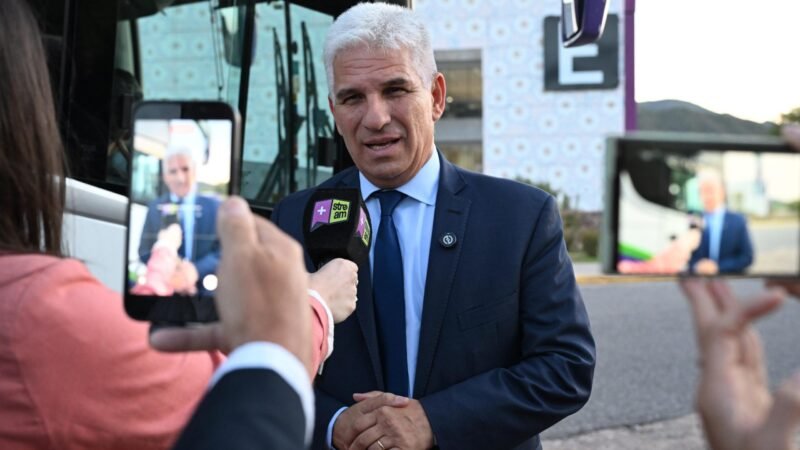 “BIENVENIDOS A CLASES, VAMOS A ACOMPAÑAR Y A ESTAR CERCA DE LOS CHICOS, PADRES Y DE TODA LA COMUNIDAD EDUCATIVA”