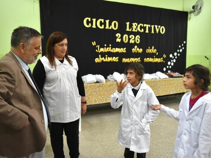 MÁS DE 100 CHICOS DEL DEPARTAMENTO AYACUCHO RECIBIERON SUS KITS ESCOLARES