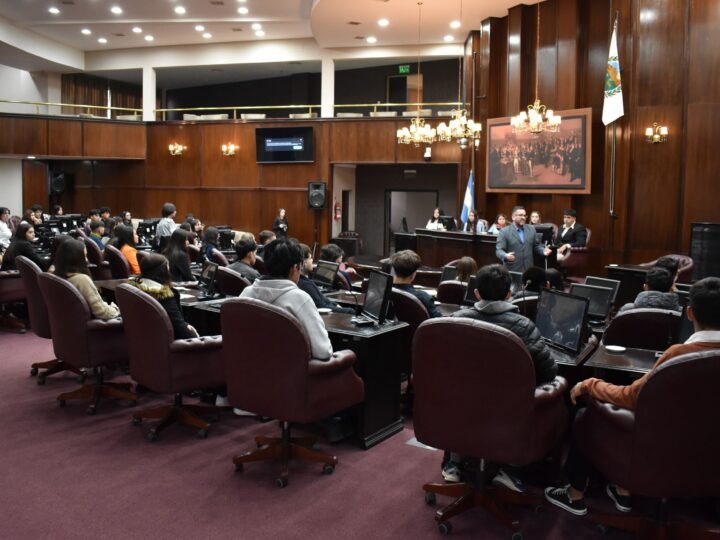 SIGUEN ABIERTAS LAS INSCRIPCIONES PARA LOS ESTUDIANTES QUE QUIERAN SER ‘DIPUTADOS POR UN DÍA’