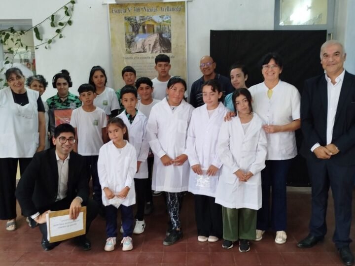 LA EDUCACIÓN EN CADA RINCÓN: ESCUELAS RURALES DE AYACUCHO Y BELGRANO RECIBIERON KITS ESCOLARES