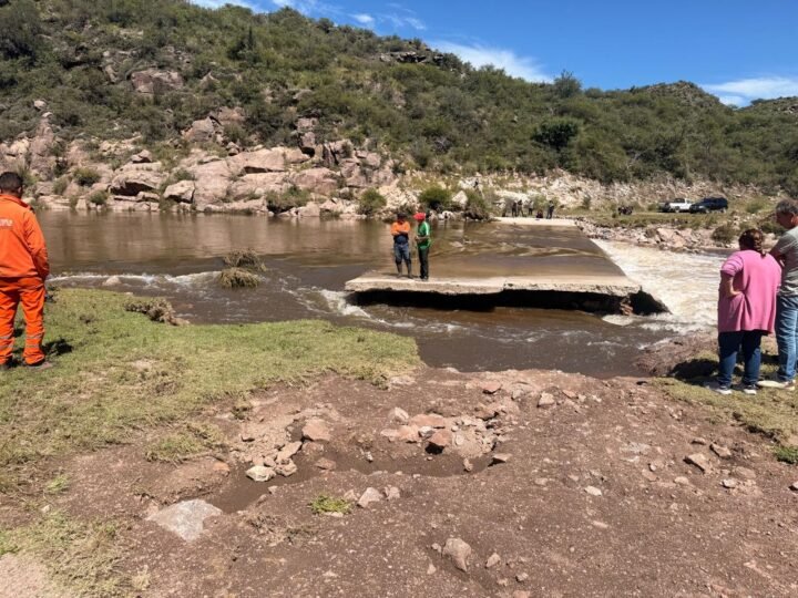 ASISTEN A FAMILIAS AFECTADAS POR LAS INUNDACIONES EN EL DEPARTAMENTO SAN MARTÍN