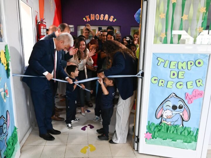 LA ESCUELA PÚBLICA DIGITAL ‘NELSON MANDELA’ ESTRENÓ SU SALA DE 3 AÑOS