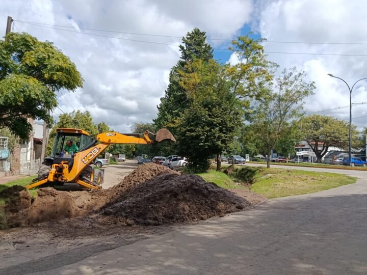 REPARARON EL ACUEDUCTO QUE CRUZA LA VILLA DE MERLO ENTRE LAS ESTACIONES DE BOMBEO II Y III