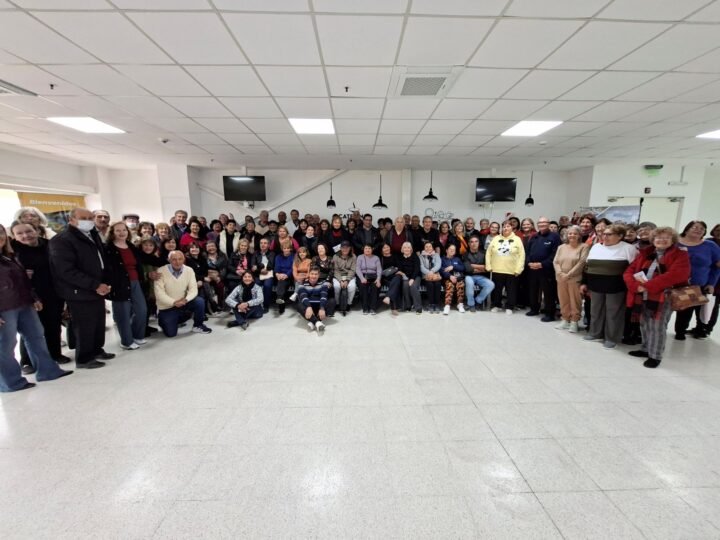 CIEN ADULTOS MAYORES DEL DEPARTAMENTO CHACABUCO FUERON PARTE DE ‘GRANDES AMIGOS SALUD’