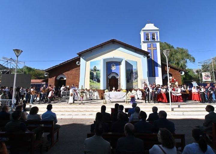 FE QUE MOVILIZA MULTITUDES: VILLA DE LA QUEBRADA Y RENCA SE PREPARAN PARA SUS FIESTAS PATRONALES