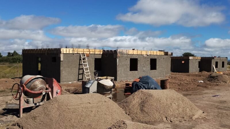 SE EJECUTAN DEFINICIONES ESTRUCTURALES Y TERMINACIONES EN VIVIENDAS DE PAPAGAYOS Y VILLA DEL CARMEN