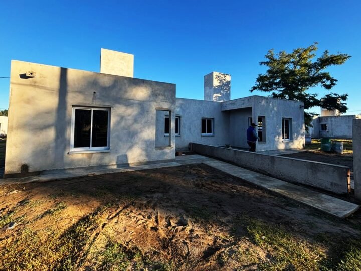 ‘TENEMOS FUTURO’: LAS VIVIENDAS DE CONCARÁN SE CONSOLIDAN Y ENTRAN EN FASE DE TERMINACIONES