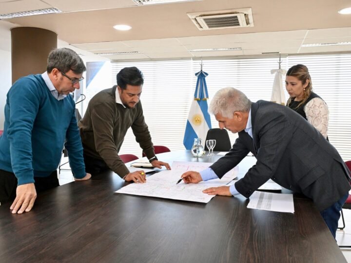 POGGI RUBRICÓ CUATRO DECRETOS PARA IMPULSAR MÁS OBRAS PÚBLICAS VIALES