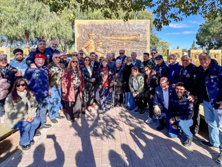 POGGI ENCABEZÓ UN HOMENAJE A 44 AÑOS DEL HUNDIMIENTO DEL ARA GENERAL BELGRANO