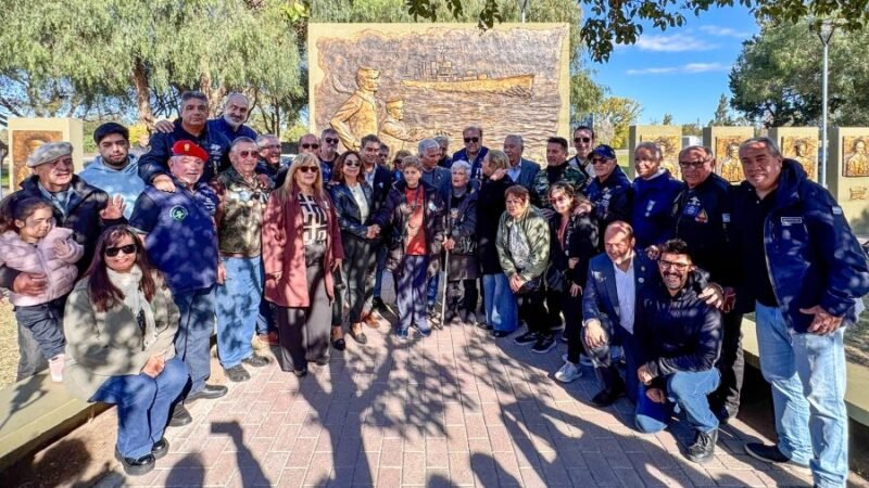 POGGI ENCABEZÓ UN HOMENAJE A 44 AÑOS DEL HUNDIMIENTO DEL ARA GENERAL BELGRANO