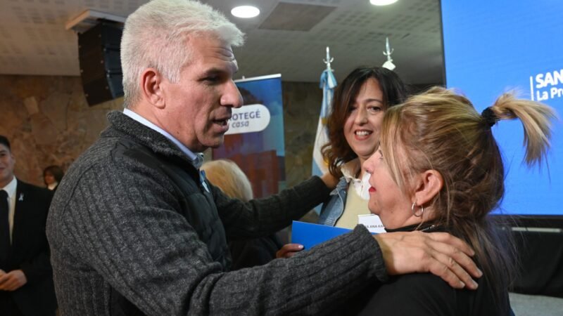 EL GOBIERNO OTORGÓ SEGURIDAD JURÍDICA A 9 FAMILIAS CON ‘PROTEGÉ TU CASA’