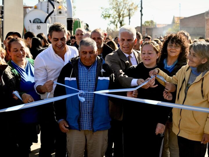 EL GOBERNADOR ACOMPAÑÓ AL INTENDENTE HISSA EN LA INAUGURACIÓN DE CALLES REPAVIMENTADAS