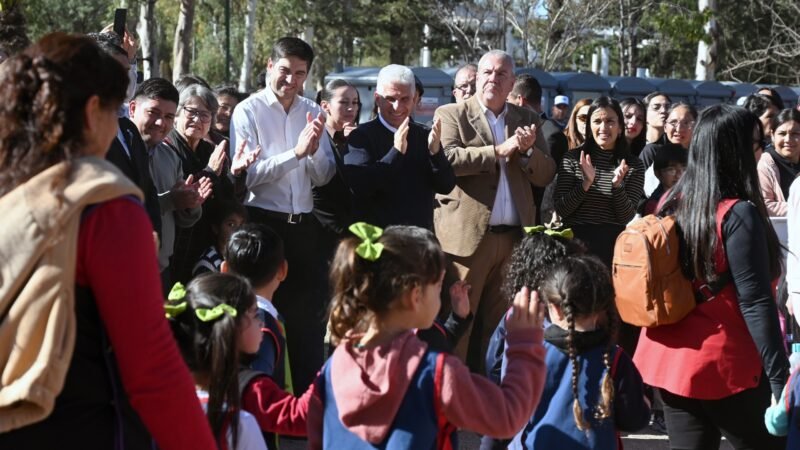 CON DESFILE, JUEGOS Y ESPECTÁCULOS, EL GOBIERNO CELEBRÓ LA SEMANA DE LOS JARDINES DE INFANTES