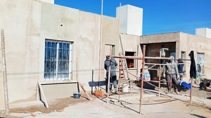 AVANZA LA CONSTRUCCIÓN DE 20 VIVIENDAS EN BEAZLEY Y FRAGA