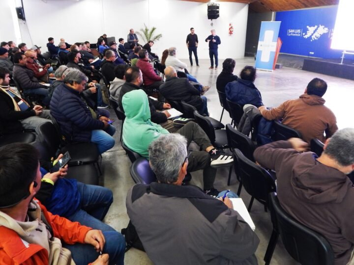 GASISTAS MATRICULADOS SE CAPACITAN EN ASPECTOS TÉCNICOS Y ADMINISTRATIVOS DEL PLAN ‘CHAU GARRAFA’