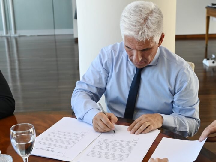 POGGI PROMULGÓ LA LEY QUE INSTITUYE EL 4 DE NOVIEMBRE COMO EL ´DÍA DEL MAESTRO RURAL SANLUISEÑO’