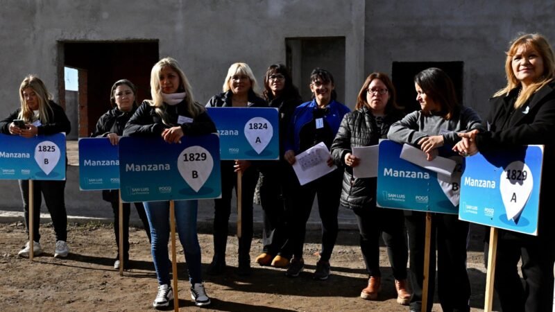 POGGI LE INFORMÓ A 114 FAMILIAS DE VILLA MERCEDES QUE EL 19 DE DICIEMBRE LES ENTREGARÁ LA CASA