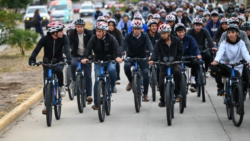 ESTUDIANTES DE LA CIUDAD DE SAN LUIS RECIBIERON BICICLETAS TUBI