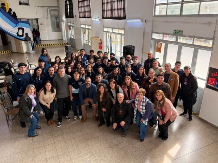 EDUCACIÓN Y TURISMO: FORTALECEN LA FORMACIÓN DE LOS JÓVENES Y RECONOCEN PROYECTOS INNOVADORES
