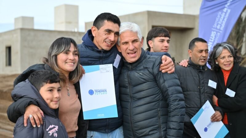 EL 5 DE DICIEMBRE ENTREGARÁN 30 CASAS EN EL VOLCÁN