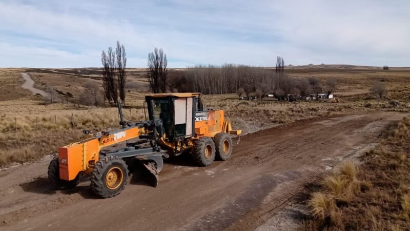 REALIZARON TAREAS DE MANTENIMIENTO EN CAMINOS NO PAVIMENTADOS DE CUATRO DEPARTAMENTOS 