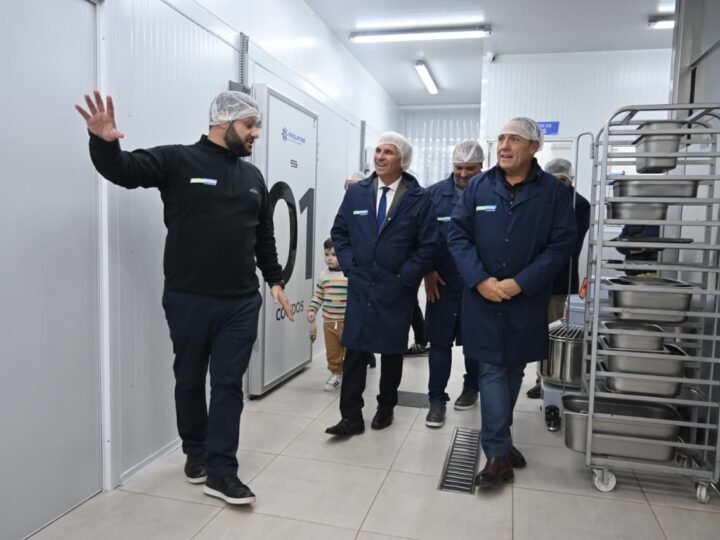 EL GOBERNADOR RECORRIÓ LA EMPRESA GASTRONÓMICA PANTAGRUEL Y DESTACÓ SU CAPACIDAD PRODUCTIVA