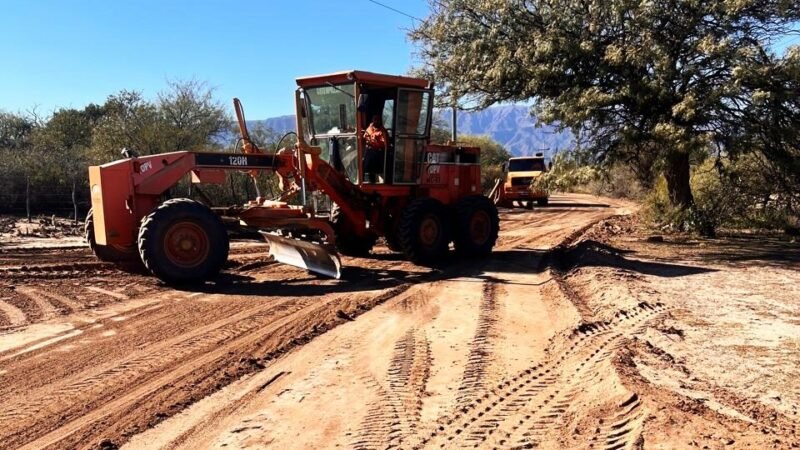REPARAN CAMINOS NO PAVIMENTADOS EN CHARLONE, EL BARRIAL, PIEDRA BOLA, LA VERTIENTE Y CARPINTERÍA