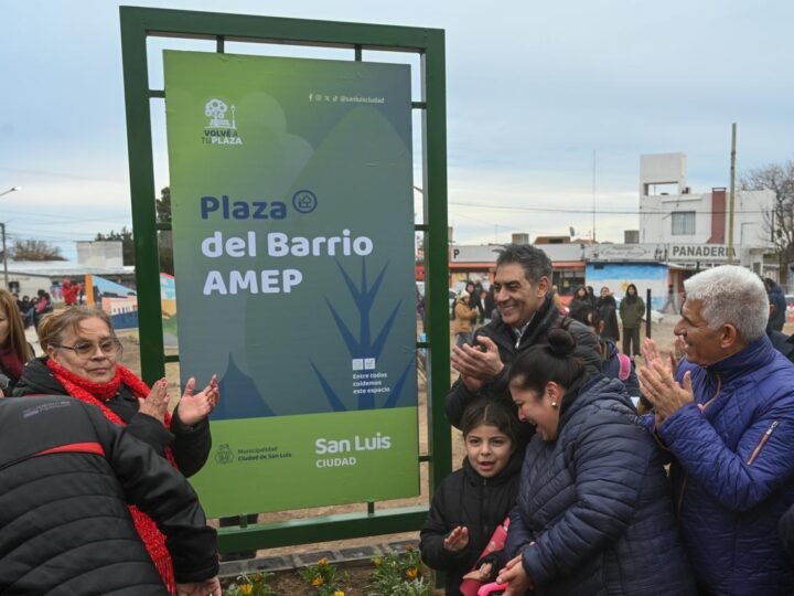 INAUGURARON REMODELACIONES DE LA PLAZA DEL BARRIO AMEP Y PRESENTARON UN CENTRO MÓVIL VETERINARIO