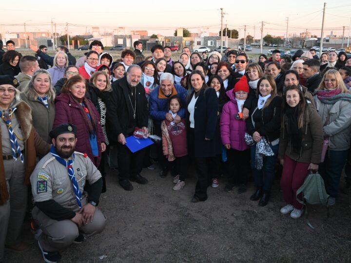 EL GOBIERNO DONÓ UN TERRENO PARA LA CONSTRUCCIÓN DE UN COMPLEJO PARROQUIAL