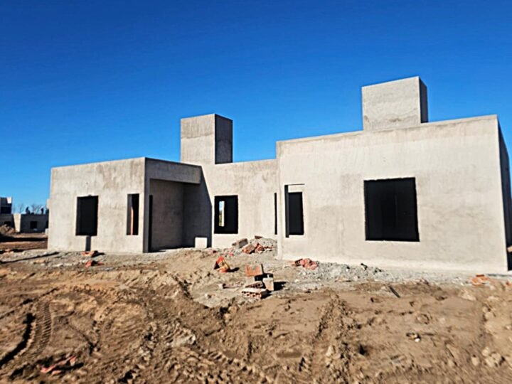 LA CONSTRUCCIÓN DE VIVIENDAS DE VILLA MERCEDES AVANZA CON INFRAESTRUCTURA E INSTALACIONES
