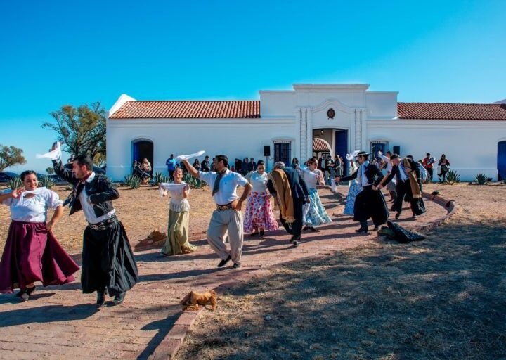 RÉPLICA DE LA CASA DE TUCUMÁN: HOMENAJE VIVO A LA INDEPENDENCIA QUE RECORRE LA HISTORIA ARGENTINA