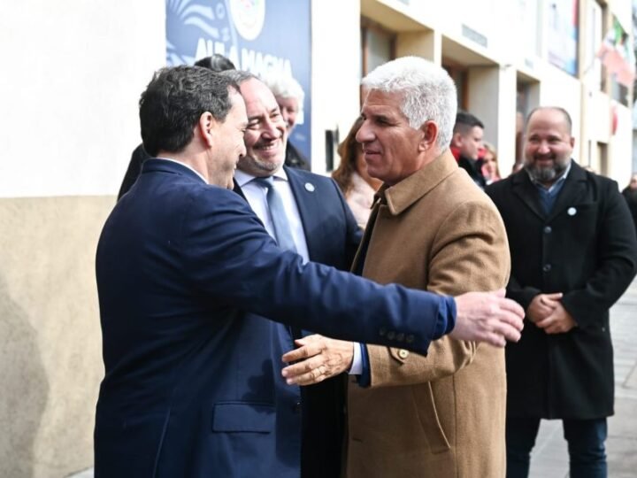 EL GOBERNADOR FIRMÓ EL DECRETO DE ADJUDICACIÓN PARA CONCLUIR UN MÓDULO DE AULAS EN LA UNVIME