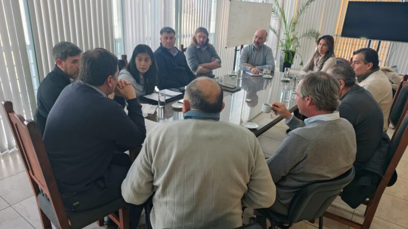 EL GOBIERNO SE REUNIÓ CON ENTIDADES RURALES PARA IMPULSAR SEGURIDAD, CAMINOS Y DESARROLLO PRODUCTIVO
