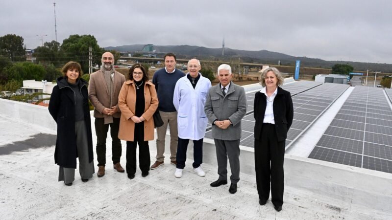 POGGI ACOMPAÑÓ LA PRESENTACIÓN DEL SISTEMA DE ENERGÍA SOLAR DE LA FIRMA ÍNTEGRA SERVICIOS MÉDICOS