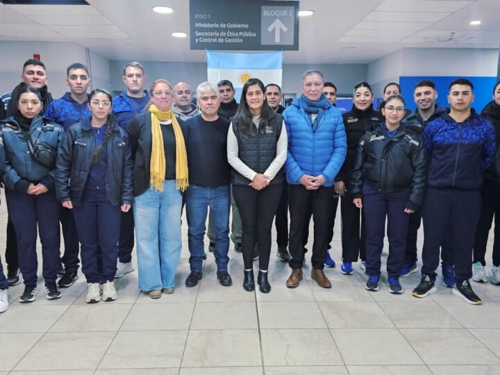 EFECTIVOS SE CAPACITAN PARA CONVERTIRSE EN INSTRUCTORES POLICIALES Y PENITENCIARIOS EN BUENOS AIRES