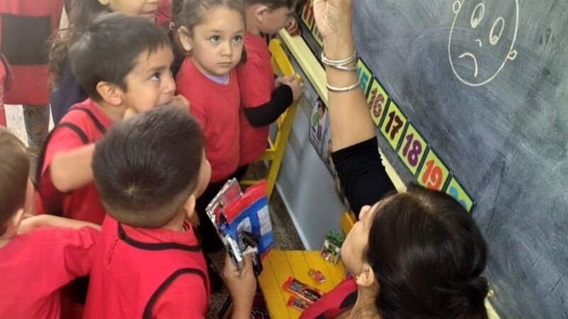 LA ENI N°4 DESARROLLÓ UN PROYECTO EDUCATIVO PARA INDAGAR SI EXISTEN GOLOSINAS SALUDABLES