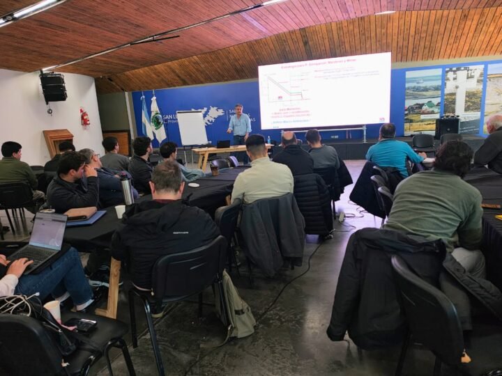 DICTARON UNA CAPACITACIÓN PARA OPTIMIZAR LA PRODUCCIÓN DE MAÍZ Y EL MANEJO DE LA FERTILIZACIÓN