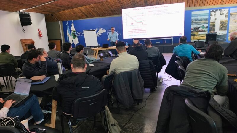 DICTARON UNA CAPACITACIÓN PARA OPTIMIZAR LA PRODUCCIÓN DE MAÍZ Y EL MANEJO DE LA FERTILIZACIÓN