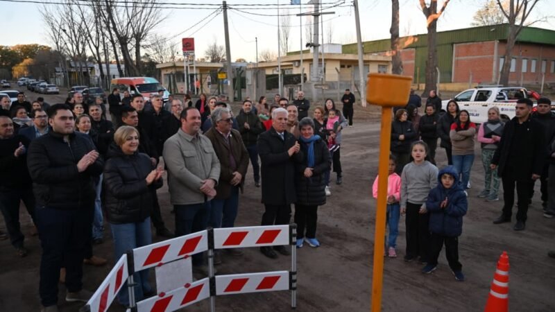 VECINOS DEL BARRIO VIRGEN DE FÁTIMA YA TIENEN LA RED DE GAS NATURAL EN SUS PUERTAS