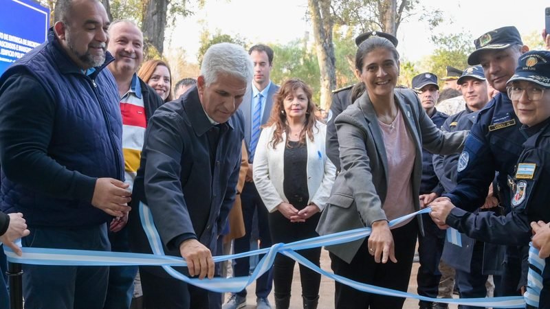 POGGI INAUGURÓ EL EDIFICIO DE LA COMISARÍA 8ª QUE INTEGRARÁ A OTRAS DOS DIVISIONES POLICIALES 