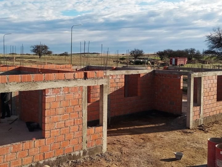 EN NUEVA GALIA Y BATAVIA 14 NUEVOS HOGARES CONSOLIDAN SUS ESTRUCTURAS
