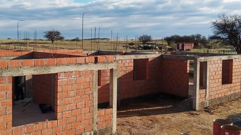EN NUEVA GALIA Y BATAVIA 14 NUEVOS HOGARES CONSOLIDAN SUS ESTRUCTURAS