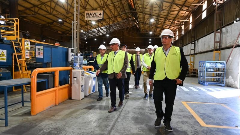 POGGI VISITÓ SAINT-GOBAIN Y DESTACÓ EL CRECIMIENTO DE LA INDUSTRIA Y LAS INVERSIONES EN SAN LUIS