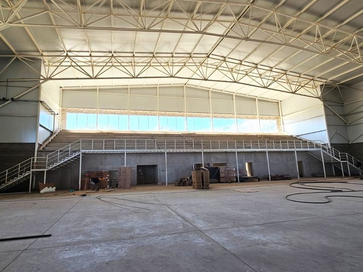 EL POLIDEPORTIVO DEL PARQUE RECREATIVO DE MERLO TRANSITA SU ETAPA DE TERMINACIÓN