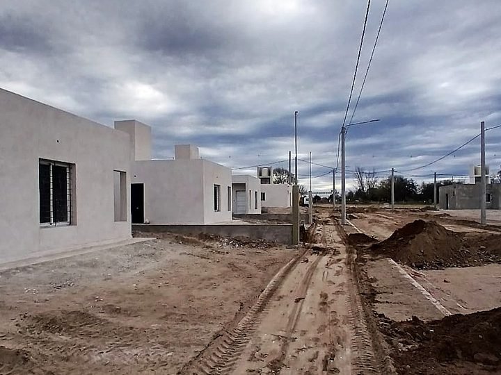 VILLA MERCEDES: LAS VIVIENDAS PRESENTAN NUEVOS AVANCES Y YA MUESTRAN SUS FORMAS DEFINITIVAS